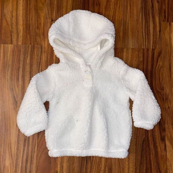 5 for $25 Carter's White Sherpa Pull Over Sweater Baby Size 6 Months - Picture 1 of 5